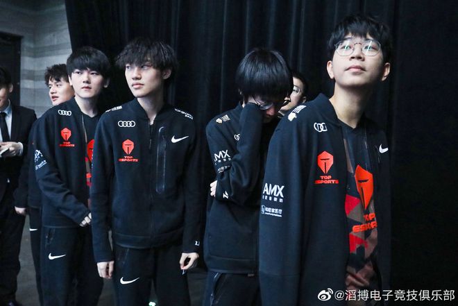 背后更是N 背后更是N