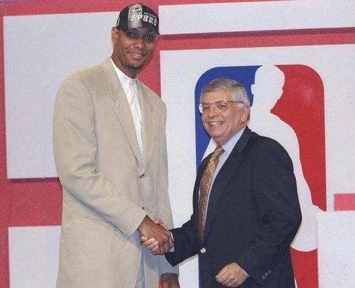 门球队凭借 门球队凭借