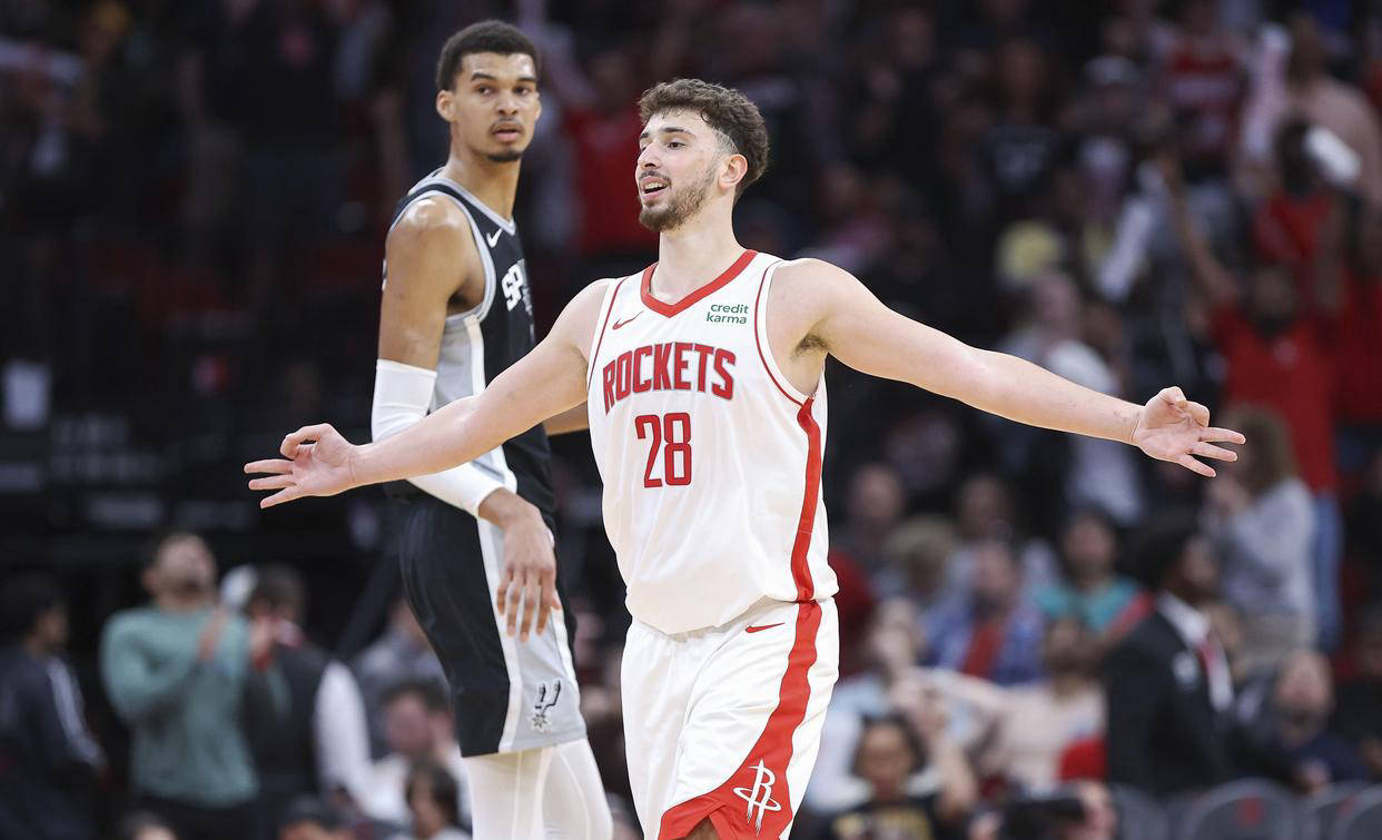 色内依旧高 色内依旧高